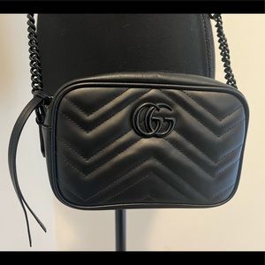 Gucci Marmont mini shoulder bag (Black on Black)